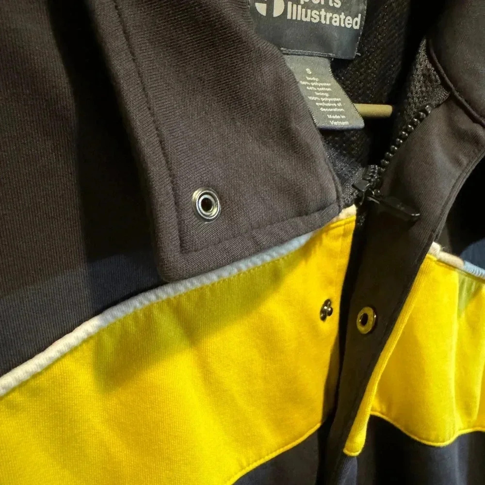 Sports Illustrated Men’s Size Small Jacket - Picture 2 of 6